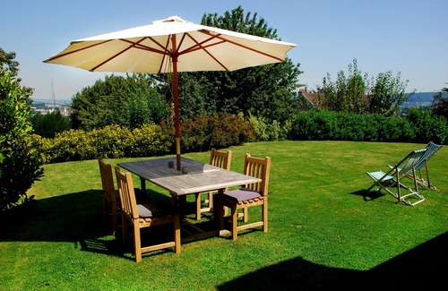 Honfleur Cottage | Charming classic country house in Honfleur, with garden, minutes from the sea.