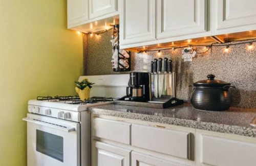 Bay Ridge Apartment | Charming, Classic-Pre-War, 1-BRM, parking: 20 min - NYC, Brooklyn