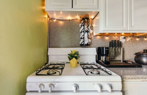 Bay Ridge Apartment | Charming, Classic-Pre-War, 1-BRM, parking: 20 min - NYC, Brooklyn