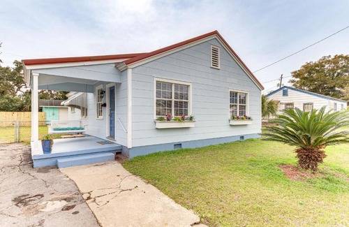 Sanders Beach House | Charming Coastal Pensacola Home 1 Mi to Palafox St