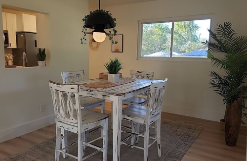 St. Petersburg - Clearwater House | Charming Coastal Retreat in St. Pete 2-bedroom house with AC, WiFi