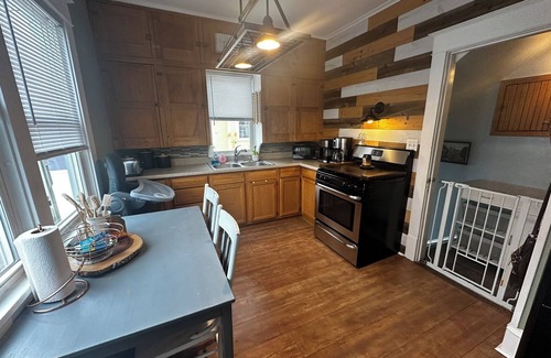 Oshkosh House | Charming, comfortable home in the heart of Oshkosh, WI for EAA Week