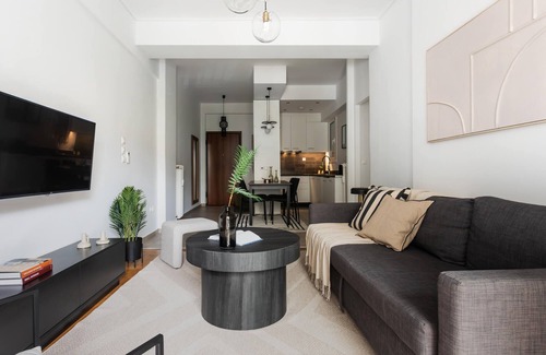 Anafiotika Apartment | Charming & Comfy 2BD Apartment in Acropolis Area