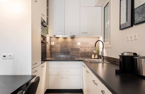 Anafiotika Apartment | Charming & Comfy 2BD Apartment in Acropolis Area