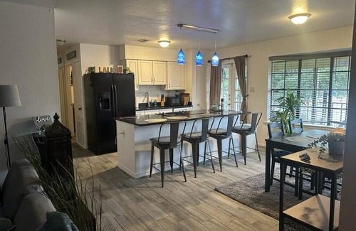Medical Center District Apartment | Charming, comfy apartment Mirror House. Feel at home for staying at San Antonio
