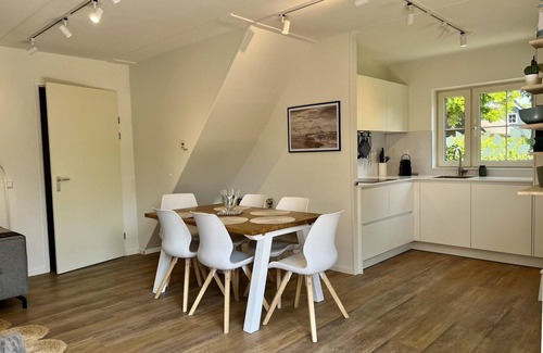 Sint Maartensvlotbrug House | Charming, completely renovated, 5-person holiday villa with 2 bathrooms and free WiFi