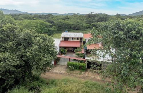Tamarindo Condo | Charming Condo for a Family/Group in the Beautiful Huacas with WiFi, AC