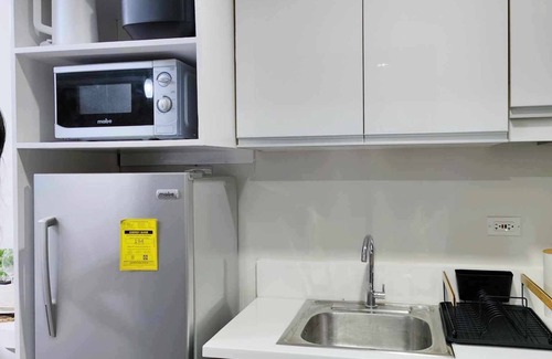 Legazpi Village Condo | Charming condo with 2 Beds and AC in vibrant Makati