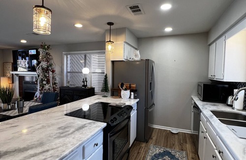 Rockwell Condo | Charming condo with beautiful lake views