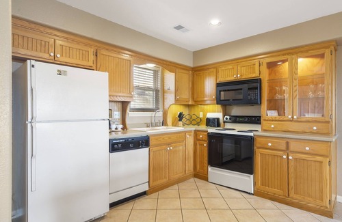 Branson West Condo | Charming Connecting Condo and Suite at StoneBridge Village Resort