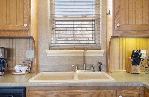 Branson West Condo | Charming Connecting Condo and Suite at StoneBridge Village Resort