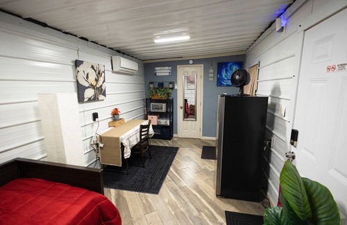 Heidenheimer Apartment | Charming Container Home in Marvelous Temple, TX