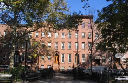Carroll Gardens House | Charming, Convenient & Spacious 2BR Carroll Gardens Brownstone