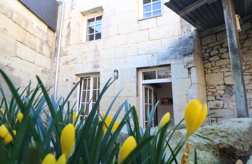 Le Puy-Notre-Dame House | Charming cottage in Le Puy - a bottle of fine bubbles offered