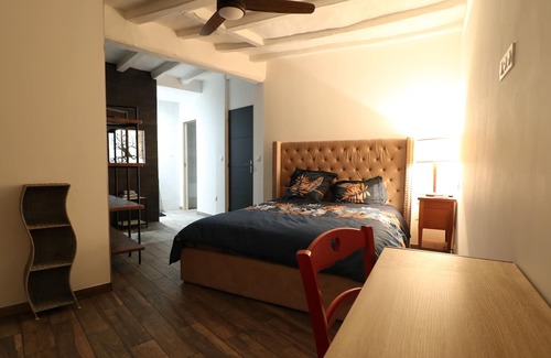 Le Puy-Notre-Dame House | Charming cottage in Le Puy - a bottle of fine bubbles offered