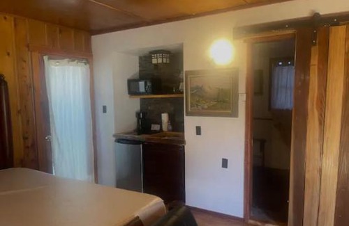 Boulder Bay Cabin | Charming Cottage #10C Boulder Bay