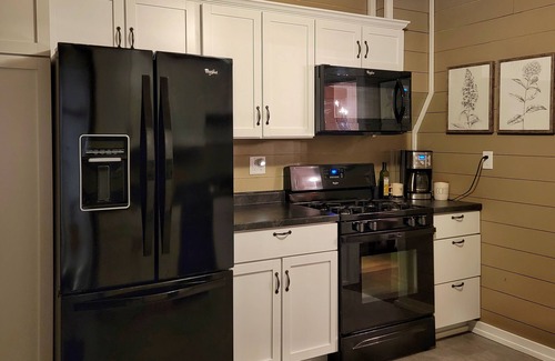 Two Harbors Cottage | Charming Cottage! - 3 Bedrooms, 4 Beds, 2 Full Baths, 6 Adults