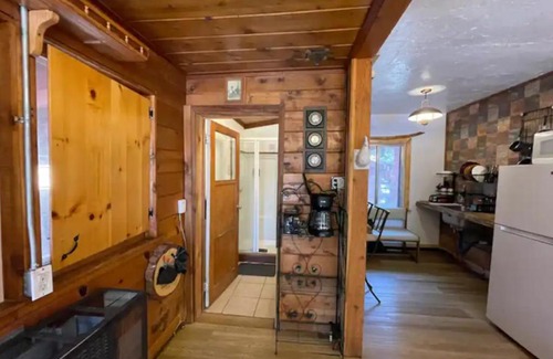 Boulder Bay Cabin | Charming Cottage #7B Boulder Bay