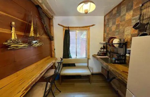 Boulder Bay Cabin | Charming Cottage #7B Boulder Bay