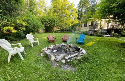 Tay Cottage | Charming Cottage 2 min walk from a private beach on Georgian Bay