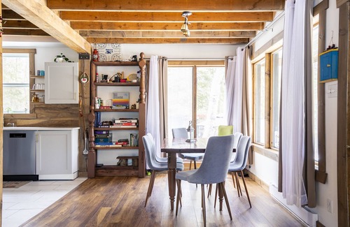 Sainte-Beatrix Cabin | Charming cottage in a peaceful forest & calm river