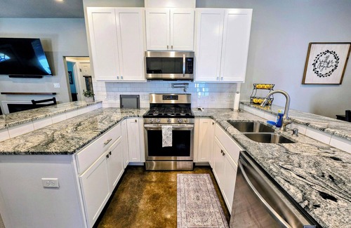 Blanco House | Charming cottage centrally located in the heart of Blanco Texas.
