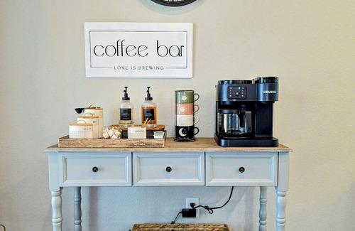 Blanco House | Charming cottage centrally located in the heart of Blanco Texas.