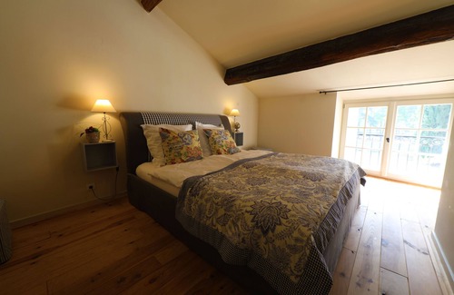 Montbellet Other | Charming cottage for 6 people in the old castle keeper's house