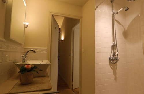 Montbellet Other | Charming cottage for 6 people in the old castle keeper's house