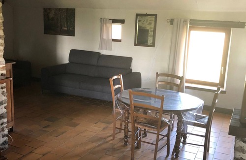 Monce-en-Belin Cottage | Charming Cottage Near 24H Le Mans, 3 Bedrooms, Garden, and Ping-Pong