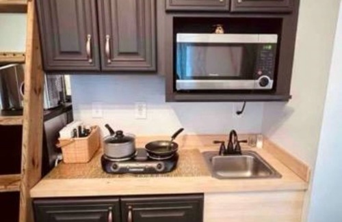 Merrimac Cottage | Charming cottage in lovely Merrimac next to Ski/Golf/Hiking/Breweries