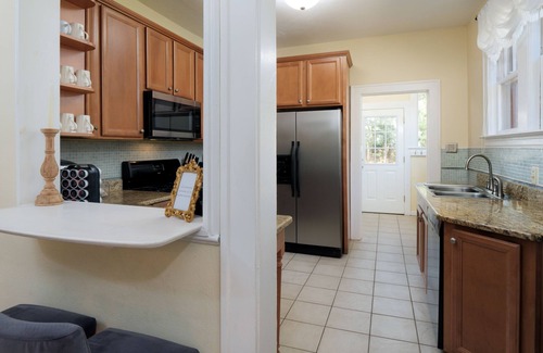 Duckpond Cottage | Charming Cottage in Downtown Historic Duckpond with Hot Tub & Infrared Sauna