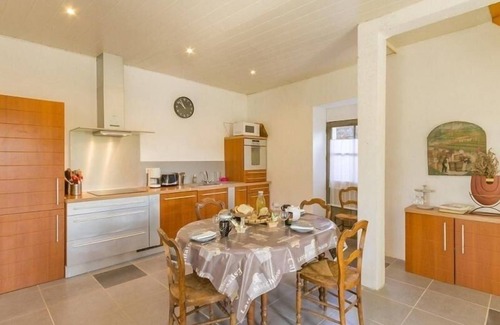 Monnieres Cottage | Charming Cottage in Vineyards - Near Nantes & Clisson - WiFi, Family-Friendly