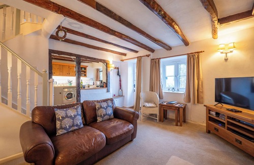 Blackawton Cottage | Charming Cottage near Dartmouth with Log Burner