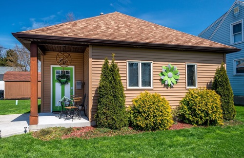 Tonawanda Cottage | Charming Cottage near Niagara Falls and Buffalo