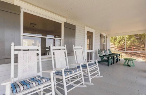 Clayton Cottage | Charming Cottage On Banks Of St. Lawrence River