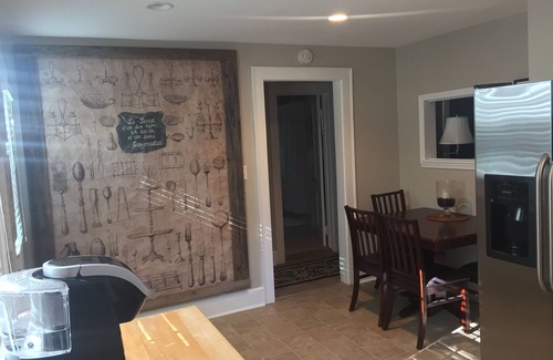 Roswell Cottage | Charming Cottage on Bustling Canton St-Walk to restaurants, shops, and parks!