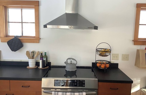Freeport Cottage | Charming cottage on conservation property
