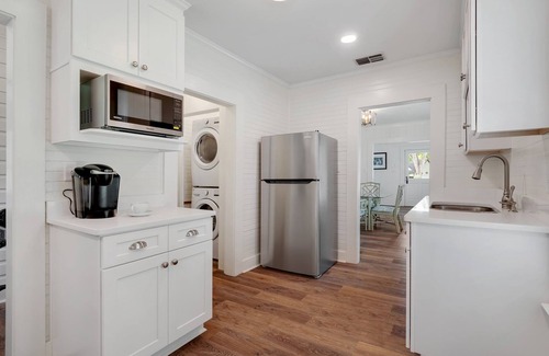 Thomasville Cottage | Charming Cottage on Historical Thomasville Estate Downtown