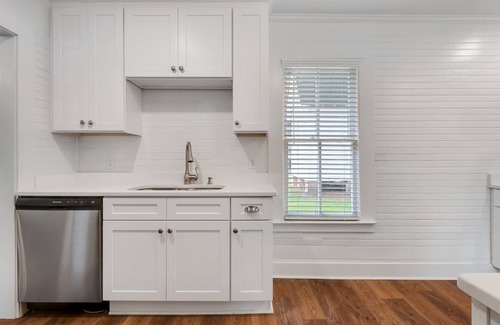 Thomasville Cottage | Charming Cottage on Historical Thomasville Estate Downtown