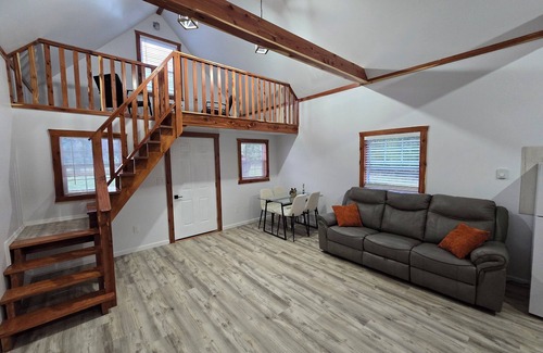 Pulaski Cottage | Charming cottage Pulaski VIP Rentals 1.8 miles away from famous salmon river