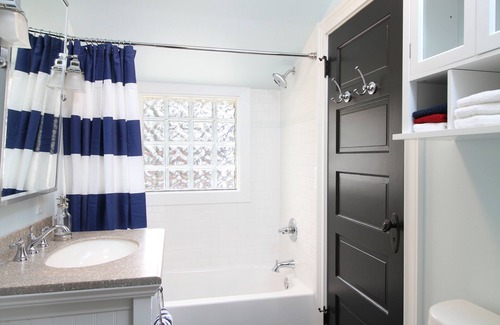 Spring Lake House | Charming Cottage ~ Steps from Spring Lake Beach