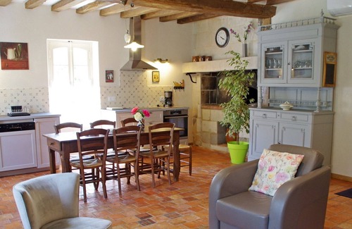 La Menitre Cottage | Charming Cottage with Heated Pool, Near Loire River, 2BR, Wi-Fi, Parking