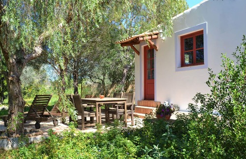 Lagos Cottage | Charming Cottage with Private Terrace and Shared Pool