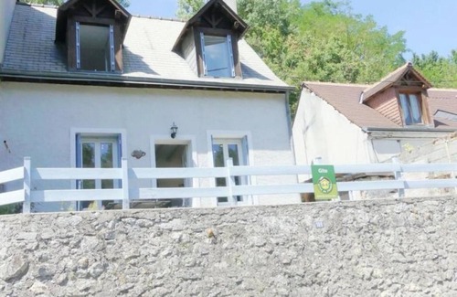 Limeray Cottage | Charming Cottage with Terrace in Loire Valley - Near Castles, Bike Trails, and Wine Tasting
