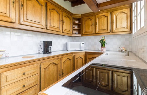 Le Vast Cottage | Charming cottage with veranda, BBQ, and garden - ideal for peaceful family vacations!