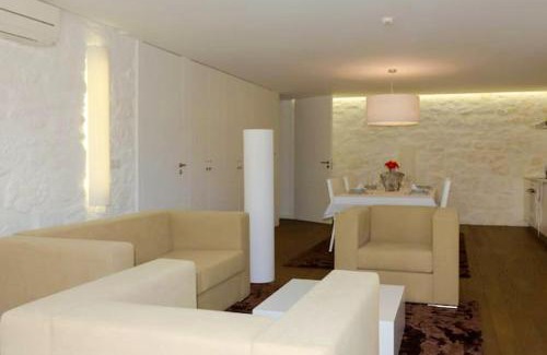 Riba de Mouro House | Charming Country House in Riba de Mouro, Fireplace
