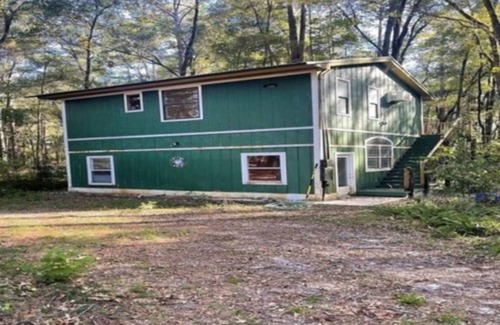 Newberry House | Charming country house 1 of 2 in serene Newberry& Gainesville Border