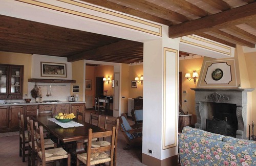 Poppi Villa | Charming Country Manor House Villa With Deluxe Pool