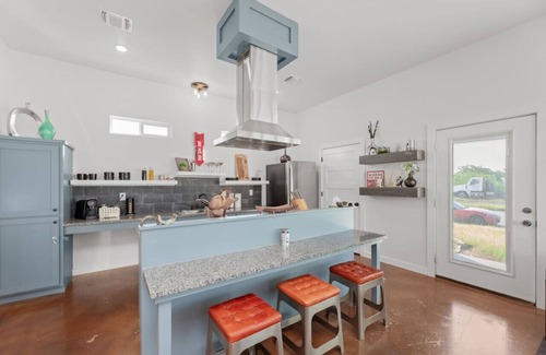 La Grange House | Charming Country Retreat Near Winery, and Brewery